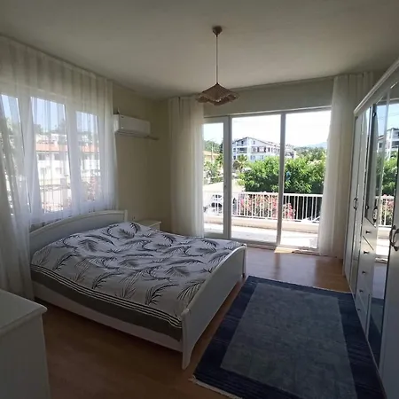 Great Location, Private Garden 2 Min Walk To Marmaris