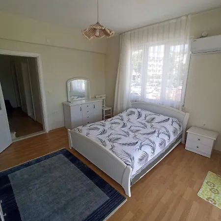 Great Location, Private Garden 2 Min Walk To Hébergement de vacances Marmaris